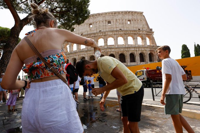 Italia vive uno de los peores días «en décadas» azotada por tormentas, incendios y la ola de calor