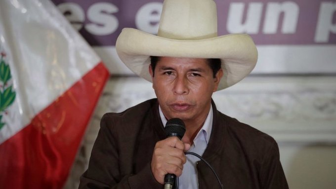 Fiscalía peruana denuncia constitucionalmente al presidente Pedro Castillo por corrupción