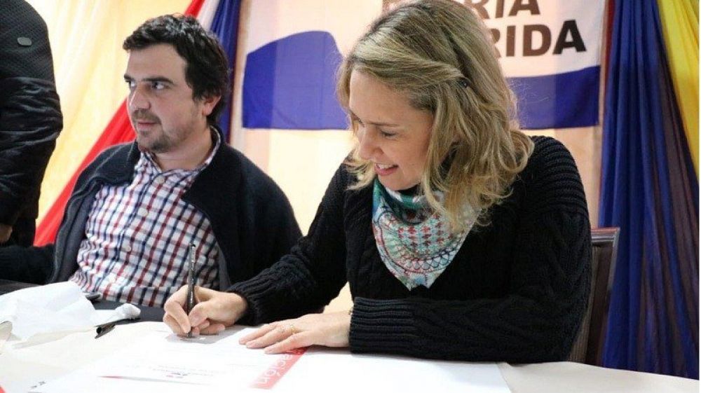 Diputada se afilia a Patria Querida
