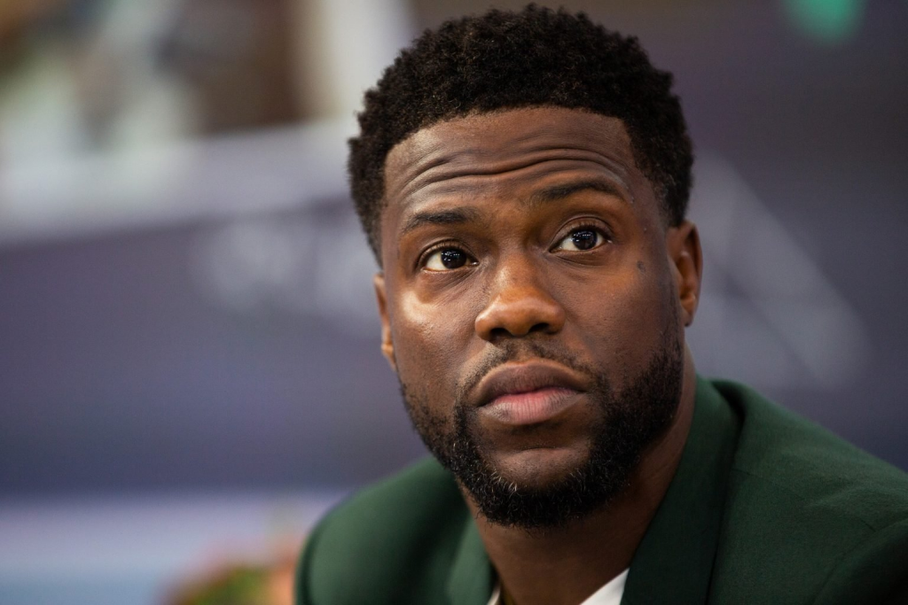 Kevin Hart está en silla de ruedas luego de desgarrarse el abdomen