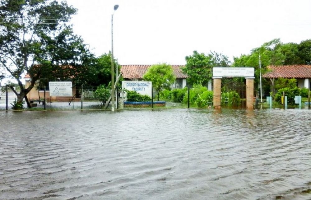 Inundaciones: Más de 13.000 escolares afectados