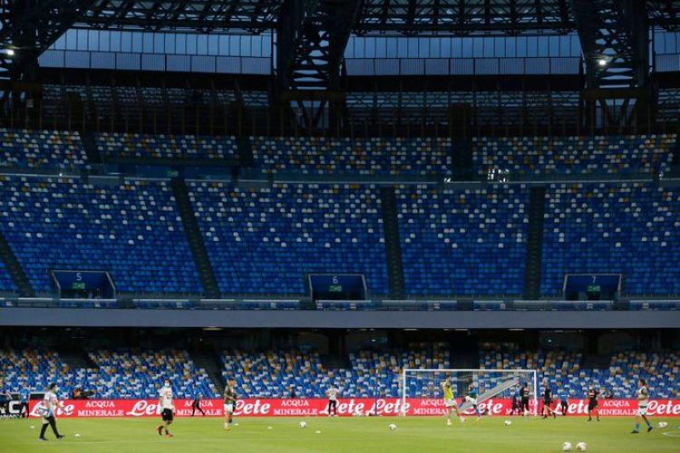 Federación italiana de fútbol espera permitir regreso de aficionados a los estadios en julio