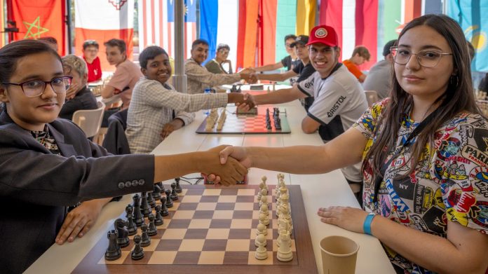 Triunfo final sobre Japón eleva al team Paraguay de ajedrez al puesto 35 mundial U16