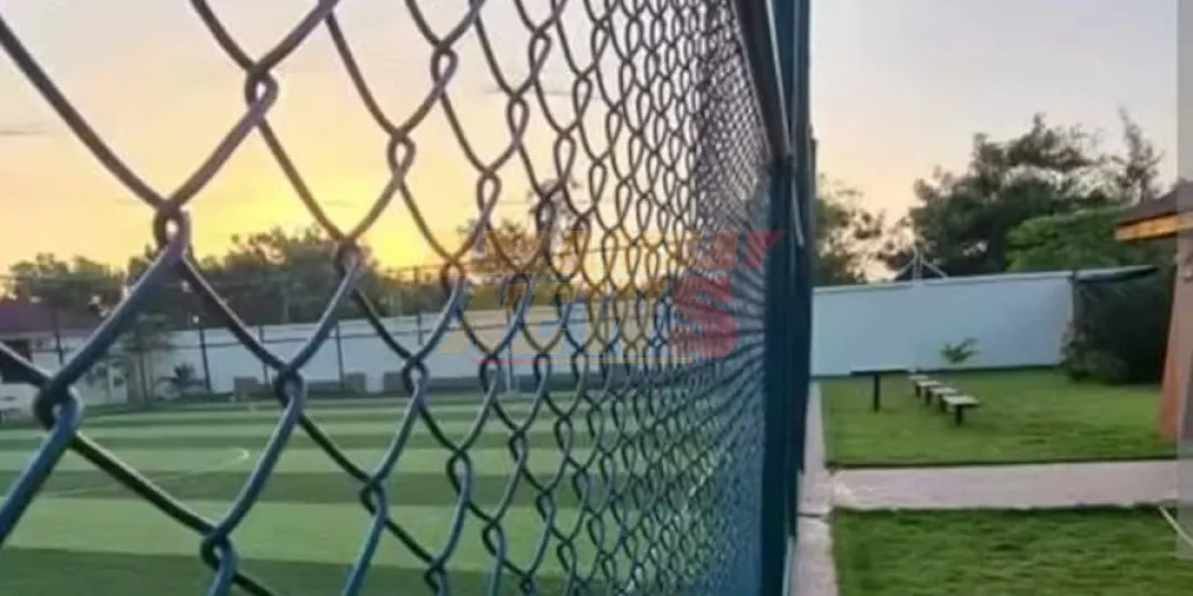 Joven muere electrocutado minutos antes de entrar a jugar un partido de fútbol