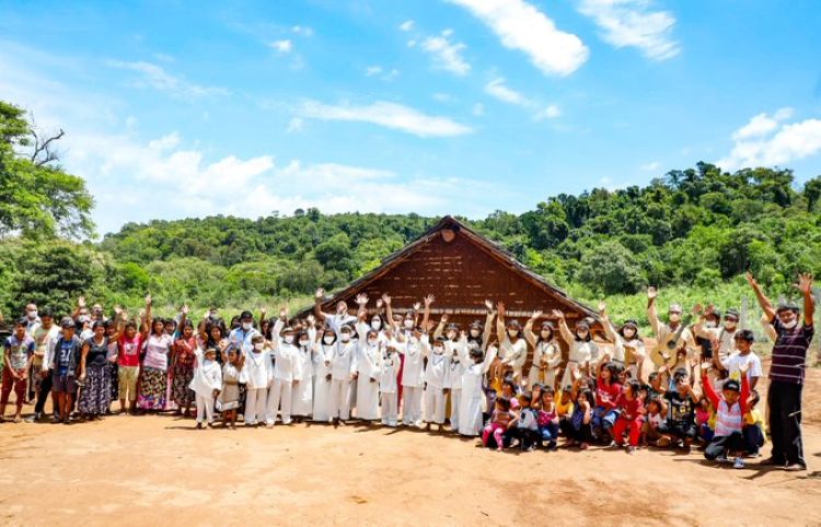 Primera dama reconoce a guías y comunidad indígena que participan de programa de turismo sostenible en Itapúa