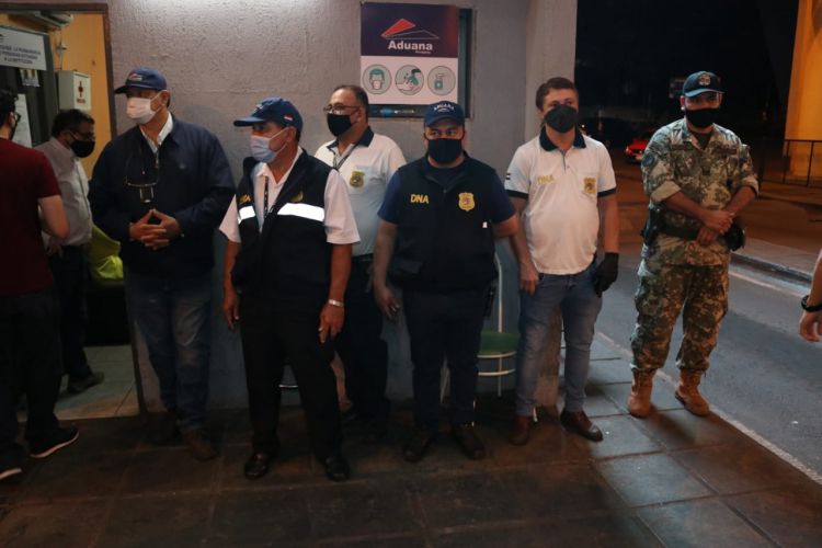Allanamiento de la sede de Aduana de CDE zona primaria