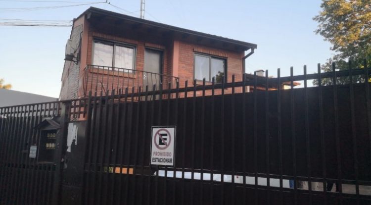 Con chalecos de Senad asaltan a gerente de transportadora en un condominio