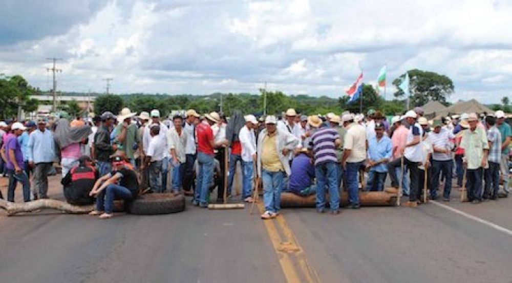 Campesinos dan tiempo al Gobierno hasta el lunes o volverán a cerrar rutas