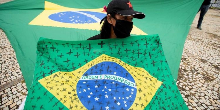 Covid-19: Brasil registra 1.271 muertes en 24 horas