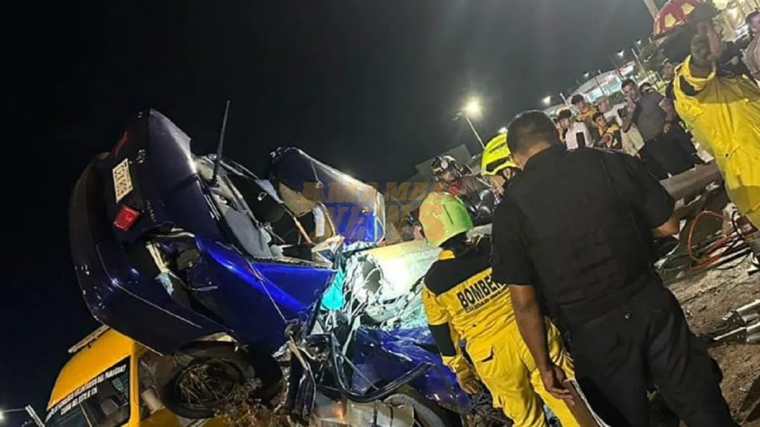 Brutal impacto de auto por una columna deja una mujer fallecida y tres heridos en CDE