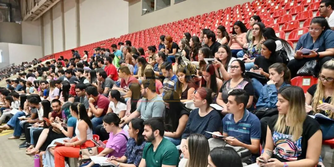 Aumentan plazas para formar a más especialistas médicos