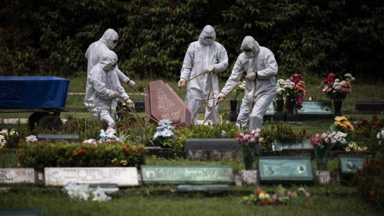 Muertes mundiales por coronavirus se acercan a 800.000