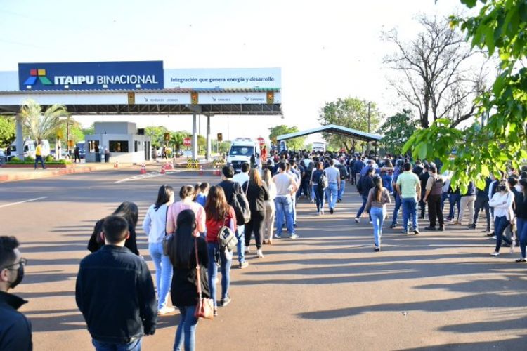 Vergonzoso proceso de selección para cubrir vacancias en la Itaipu