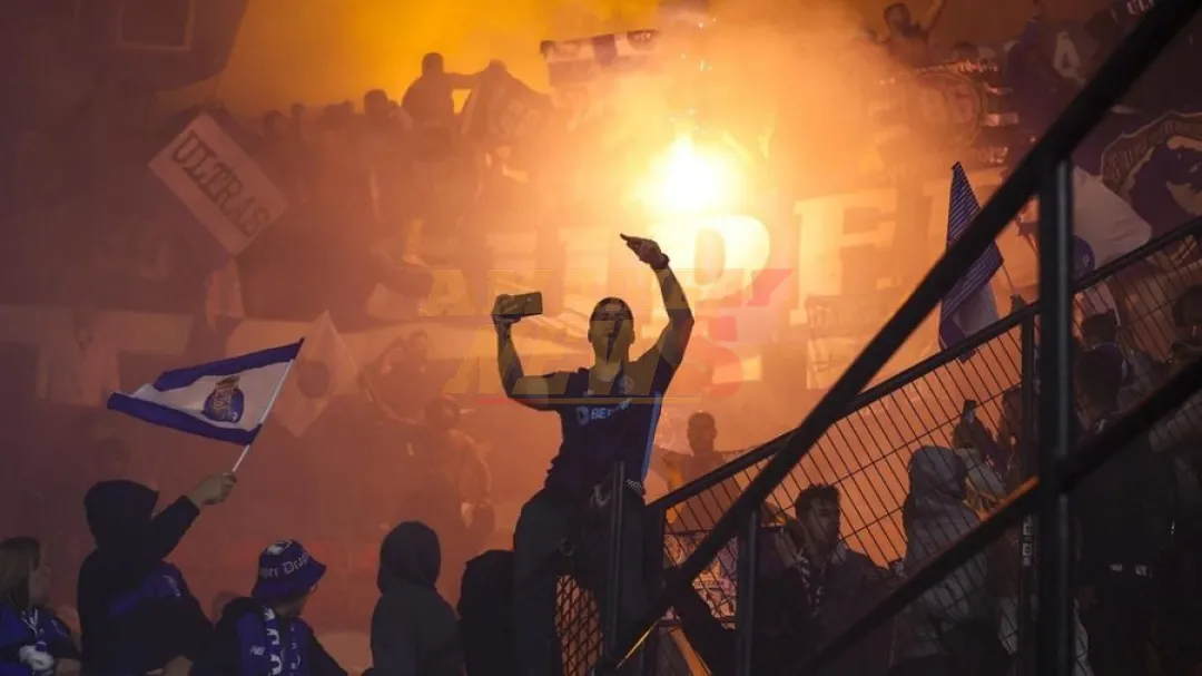 Aficionados del Porto exigen con violencia la salida del DT Martín Anselmi
