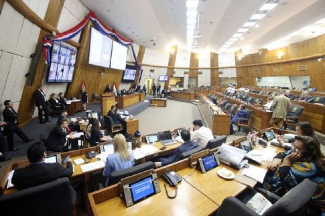 Anuncian dos sesiones extraordinarias en Diputados este lunes