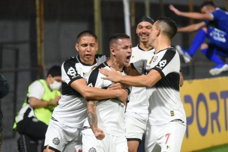 Olimpia deberá demostrar altura en La Paz