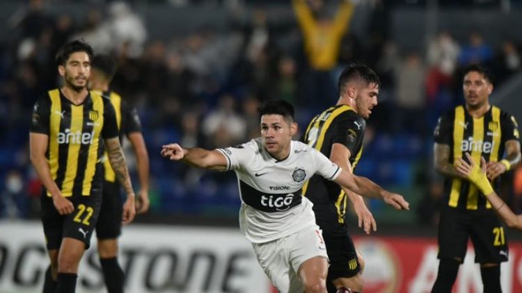 Olimpia derrota a Peñarol y se recupera en el Grupo G