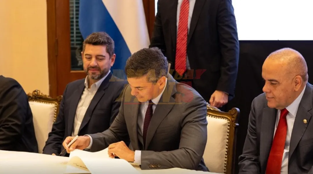 Santi promulga la controvertida Ley de la Función Pública pese al rechazo de trabajadores estatales