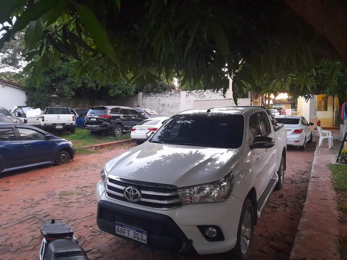 Camioneta en poder de auxiliar fiscal estaría vinculada a un esquema de venta por redes sociales de vehículos robados