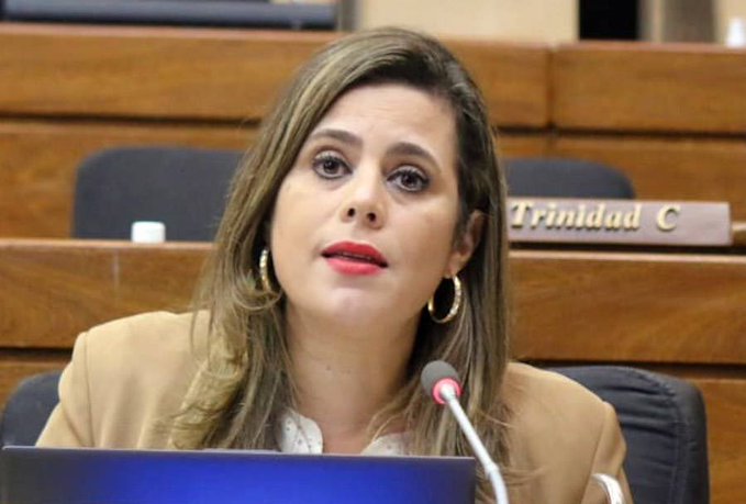 Legisladora sospecha que sigue práctica de retener salarios de funcionarios en el Senado