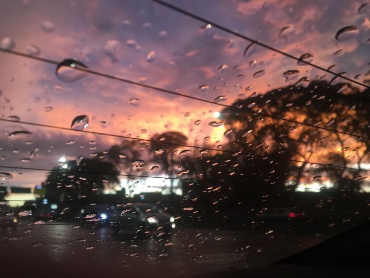 Se pronostica un sábado caluroso y con lluvias al atardecer
