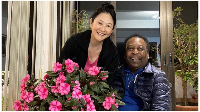 Pelé continúa su recuperación con "mejora progresiva"
