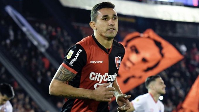Gustavo Velázquez anota en la victoria de Newell’s