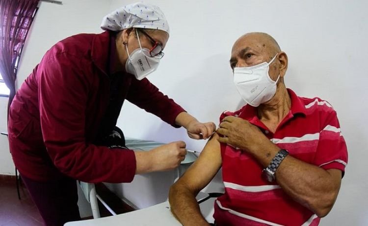 Más de 164.000 personas ya recibieron la vacuna anticovid-19