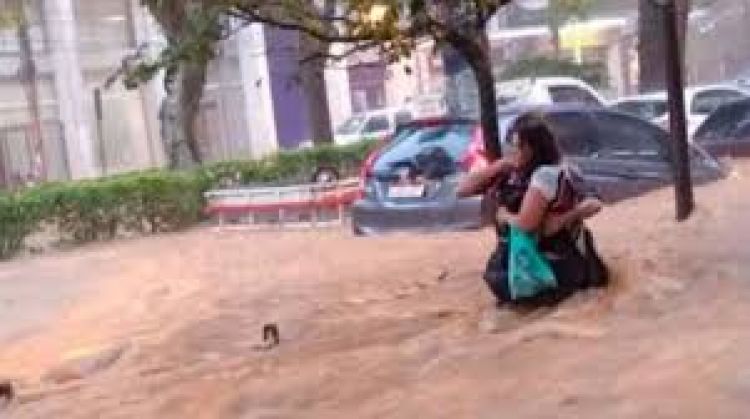 Suben a 18 los muertos por el temporal en una región serrana de Rio de Janeiro
