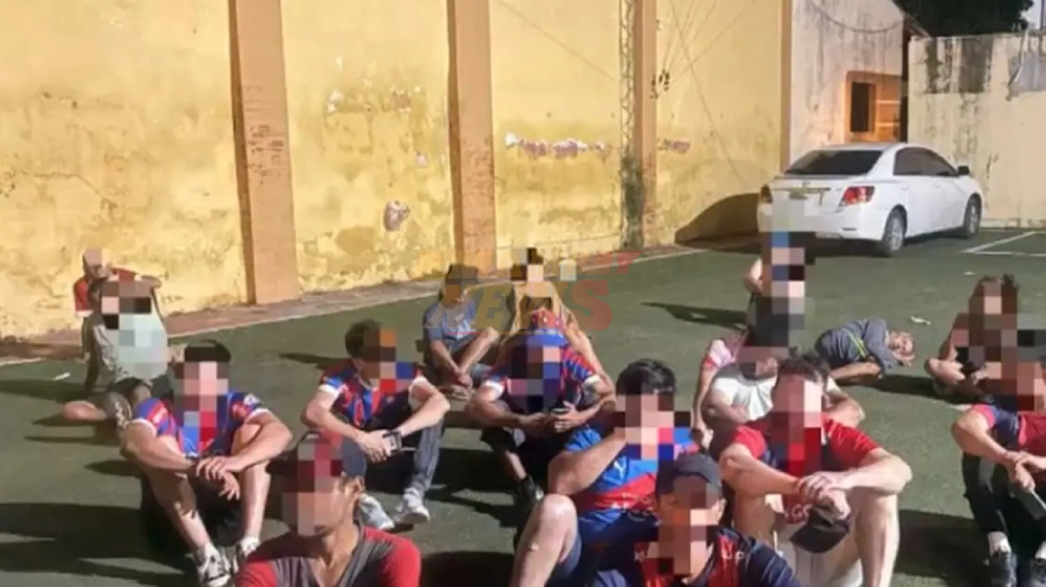 Dos policías resultan heridos tras enfrentamiento con hinchas de Cerro Porteño