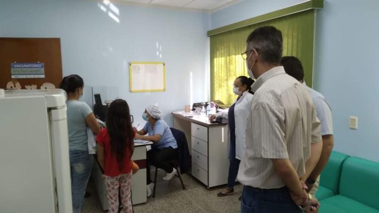 Gobernador recorrió el Puesto de Salud del barrio Obrero de Pedro Juan Caballero