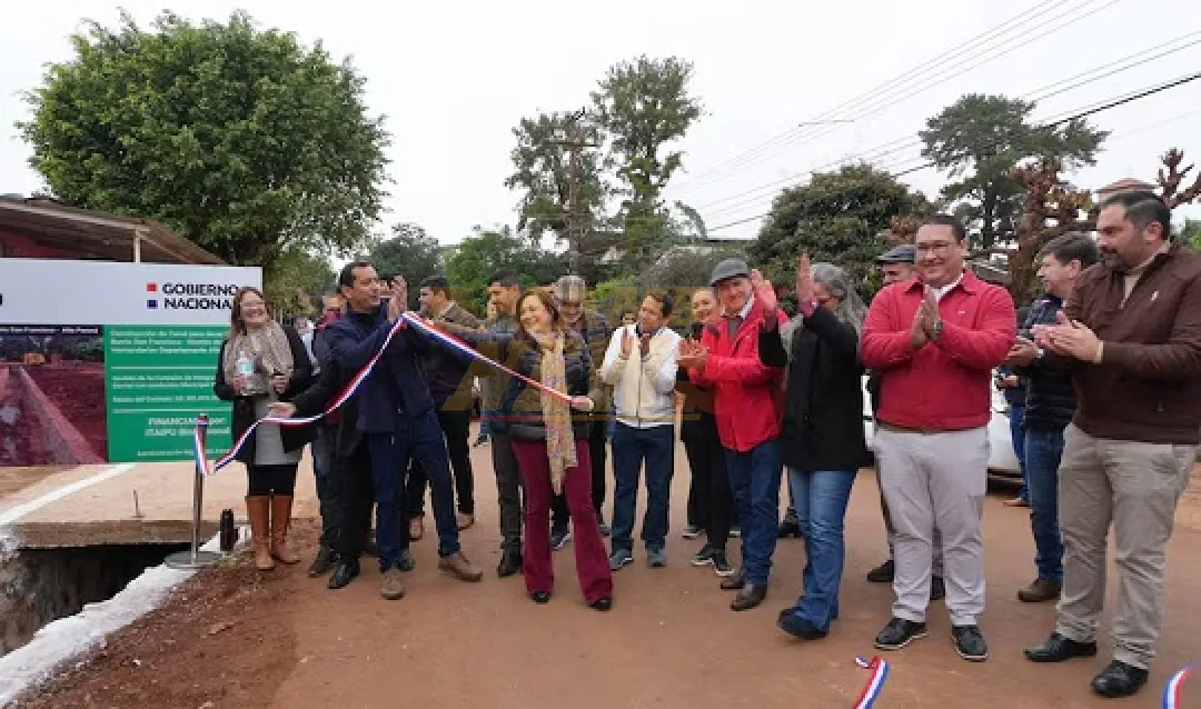 Diputada cartista inaugura obra de Itaipú como si fuera gestión propia