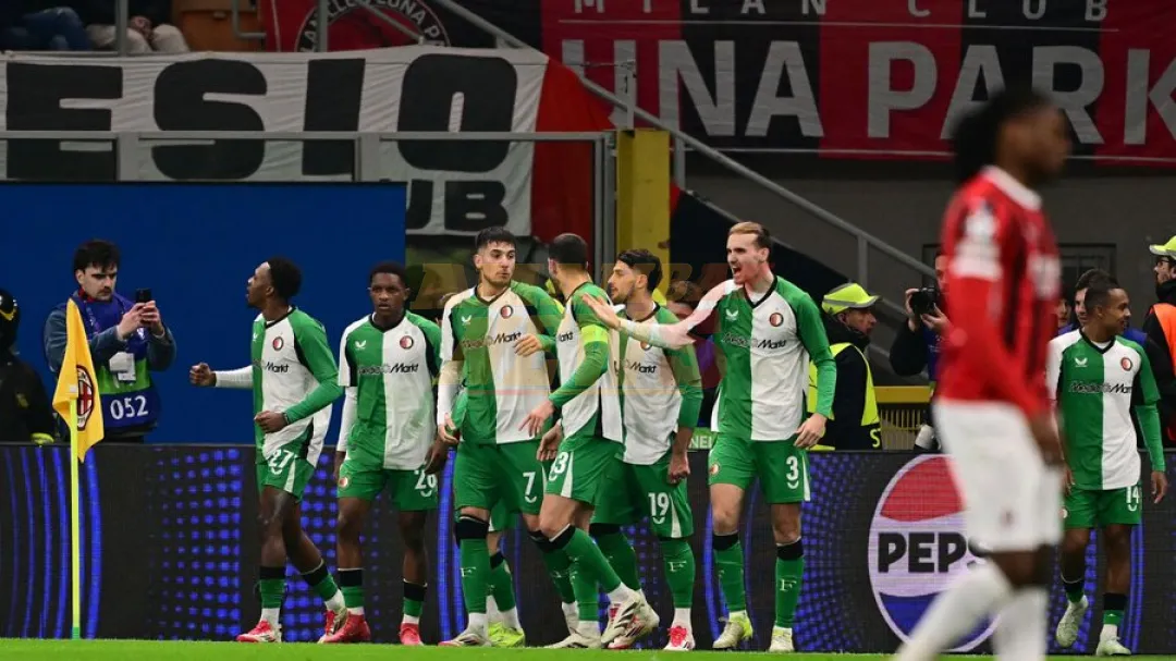 Feyenoord elimina al Milan y avanza a octavos