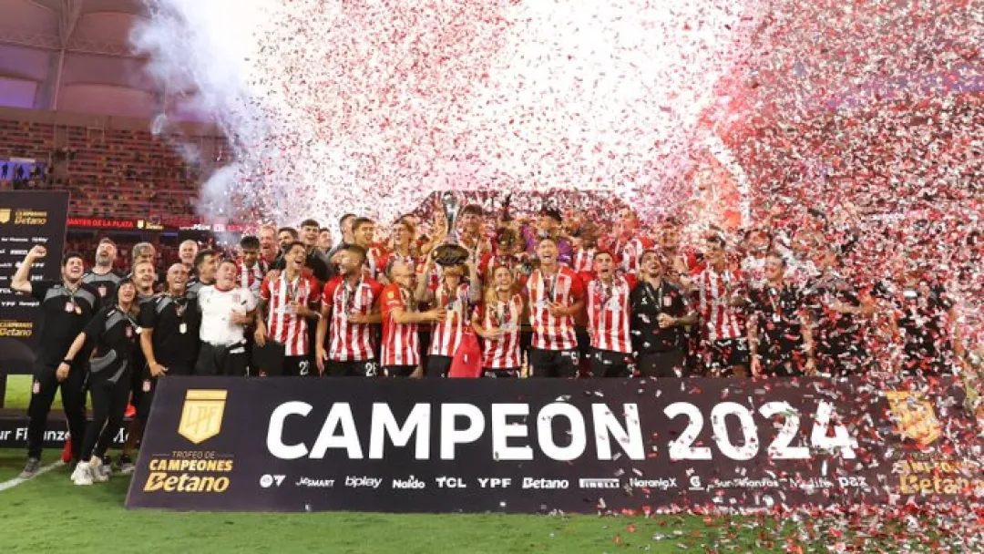 Estudiantes se queda con el Trofeo de Campeones