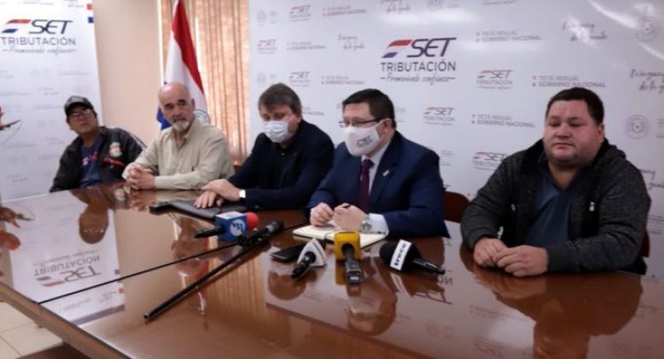 Reducción del 50% del IVA y descuento de Petropar para transportistas