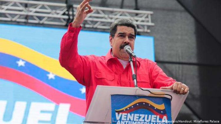 Maduro acaricia el control del Parlamento en elecciones sin oposición y con baja participación