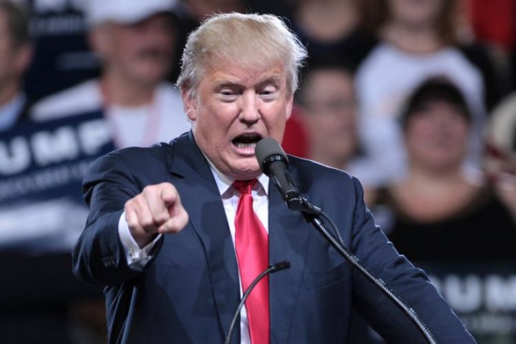 Por falta de lectores, Trump suspende blog lanzado hace un mes