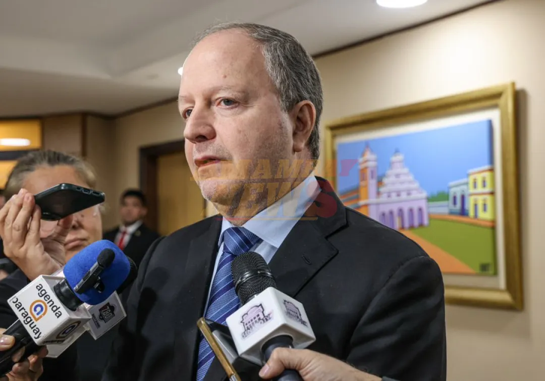 Ministro recuerda que funcionarios y jubilados pueden pedir suspensión de descuentos voluntarios