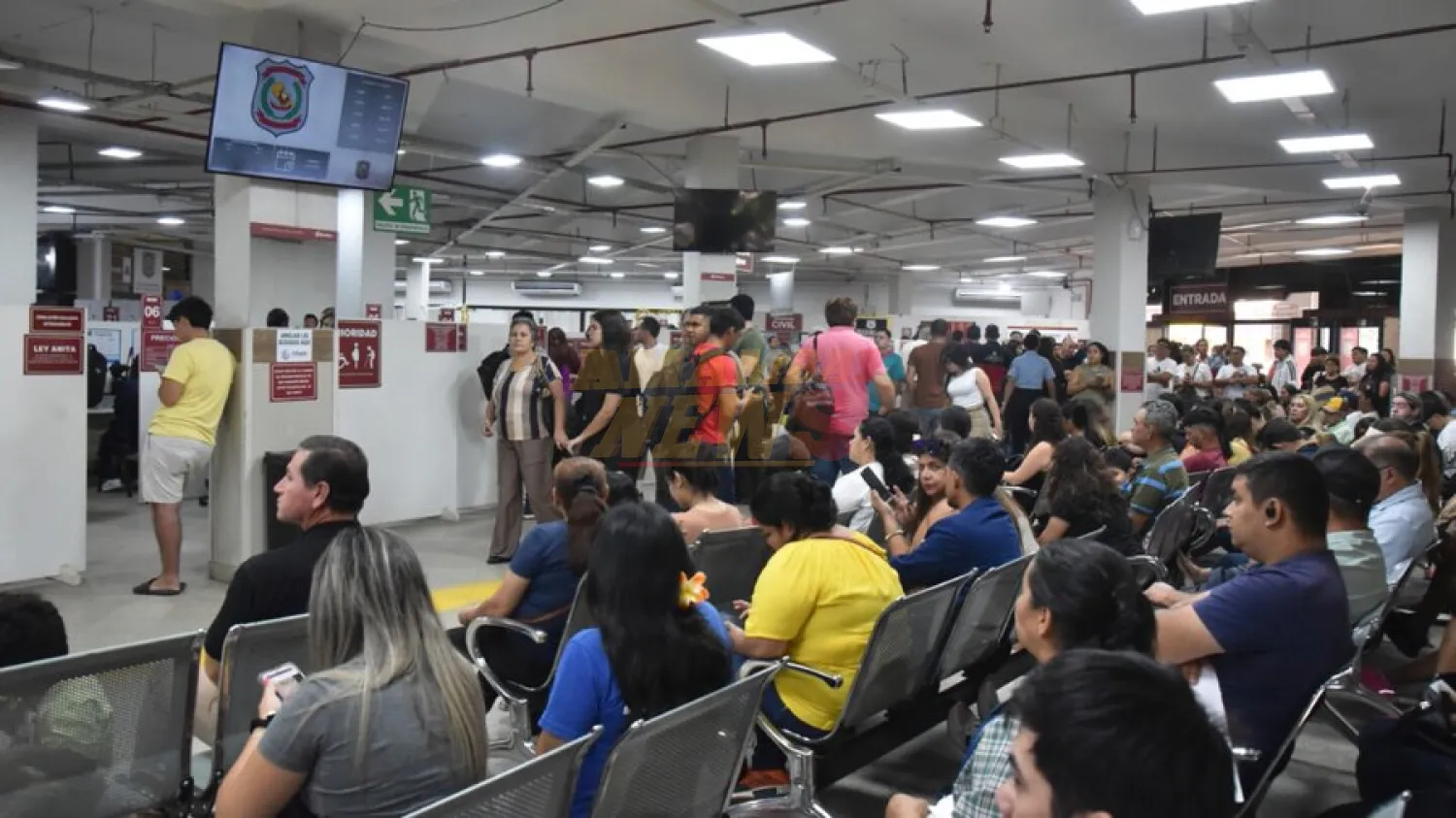 Agilizan atención en Identificaciones con pagos por POS y QR