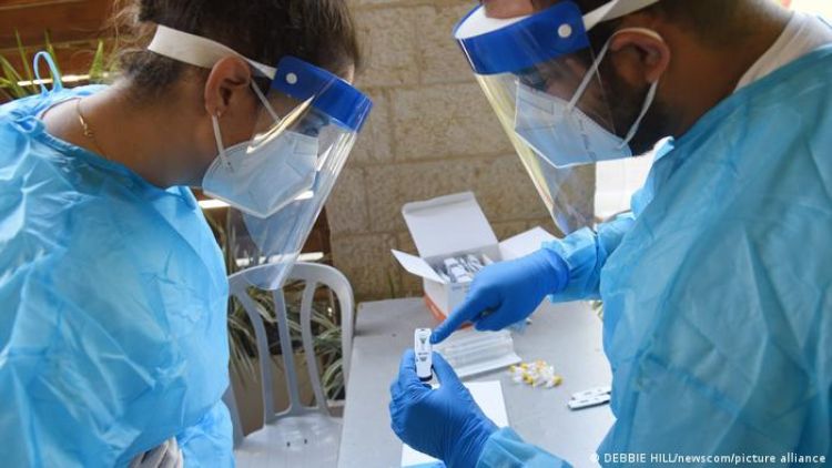 ¿Qué es la flurona? Israel identifica primer caso de la rara infección doble de covid y gripe