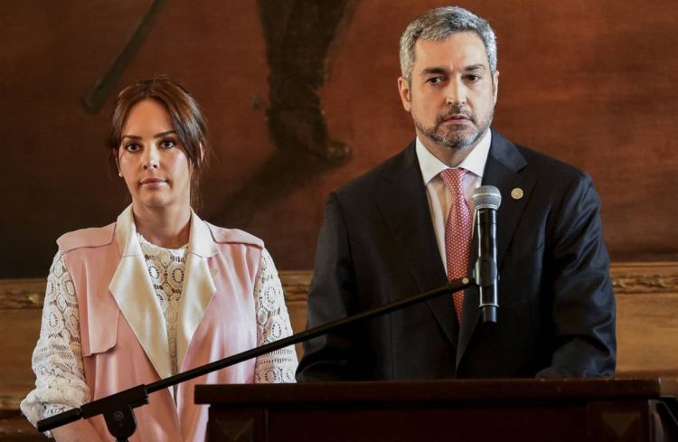 Presidente suspende actividades y va a aislamiento tras confirmar Covid en la primera dama
