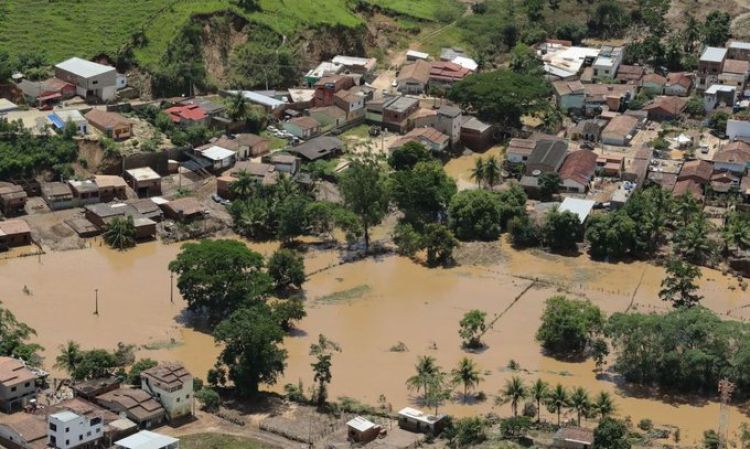 Sube a 27 el número de muertos por las lluvias en Bahía