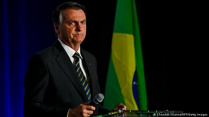 Bolsonaro dice que su "misión" en Brasil "no ha terminado todavía"