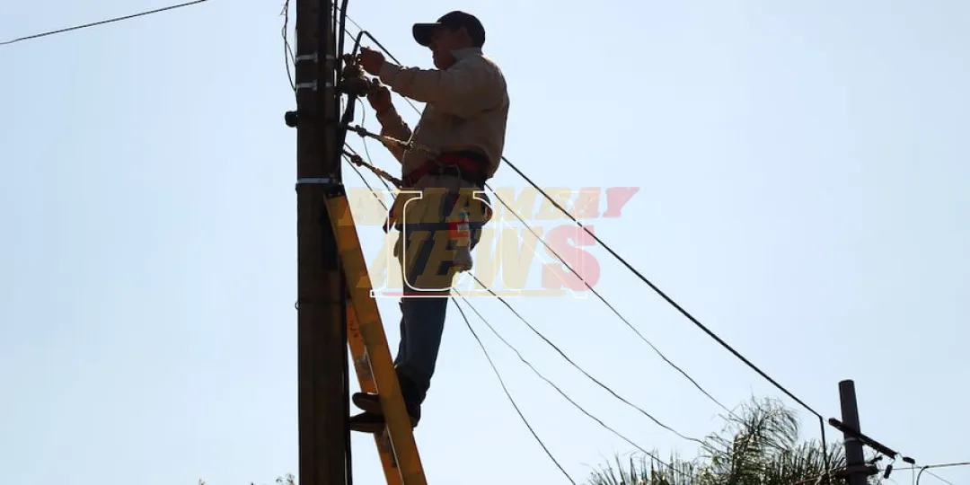 Barrios y ciudades del área metropolitana quedan sin luz en medio del intenso calor