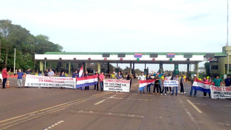 Hay compromiso de concesionaria de la Ruta PY02 de otorgar pase libre a docentes