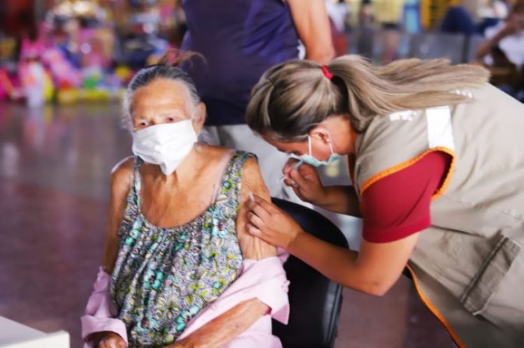 Más de 316.000 dosis contra el covid-19 fueron aplicadas desde la semana pasada