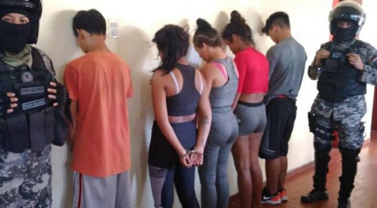 Policía arrestó a cinco asaltantes menores de edad, Fiscalía liberó a cuatro