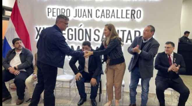 Ministra conoció construcciones y reformas del intendente Acevedo en el Hospital Regional