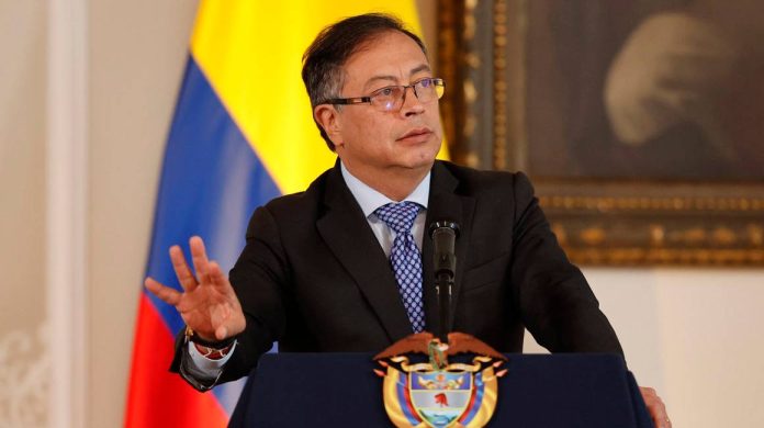 El Presidente de Colombia también repudia a Milei por sus dichos sobre el Papa