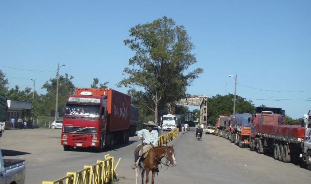 Tras caso bitrenes, ahora camioneros denuncian ingreso de furgones brasileños ilegales